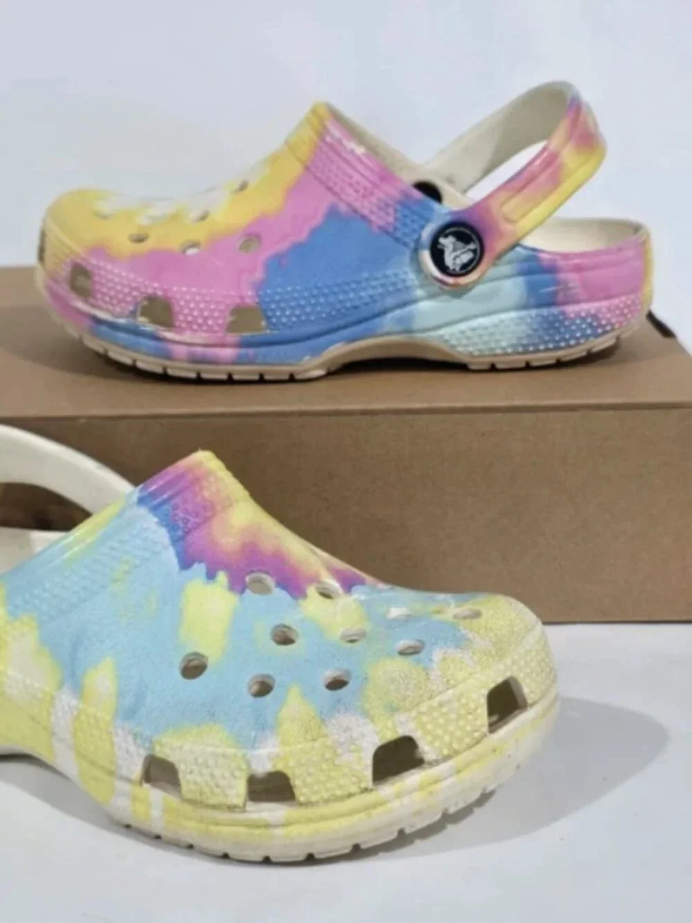 Crocs kids 12 (c12) Iconic Crocs Comfort Tie Dye